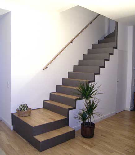 Treppe mit integriertem Abstellraum